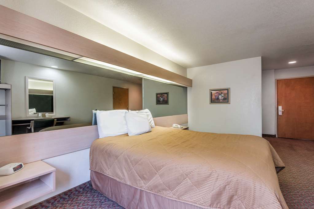 Quality Inn Downtown - Near Market Square San Antonio Room photo