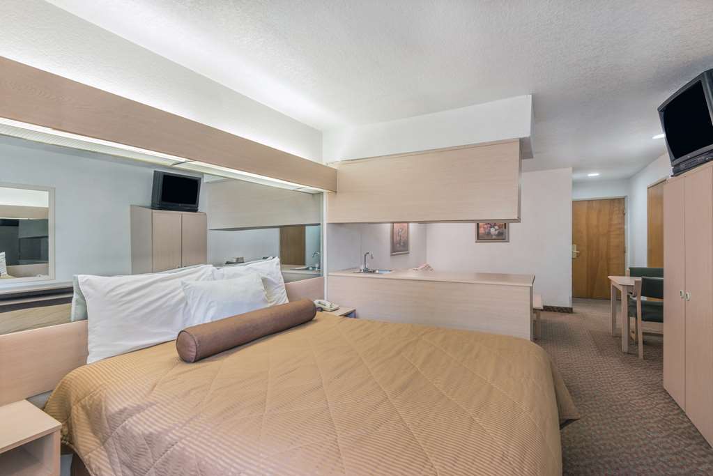 Quality Inn Downtown - Near Market Square San Antonio Room photo